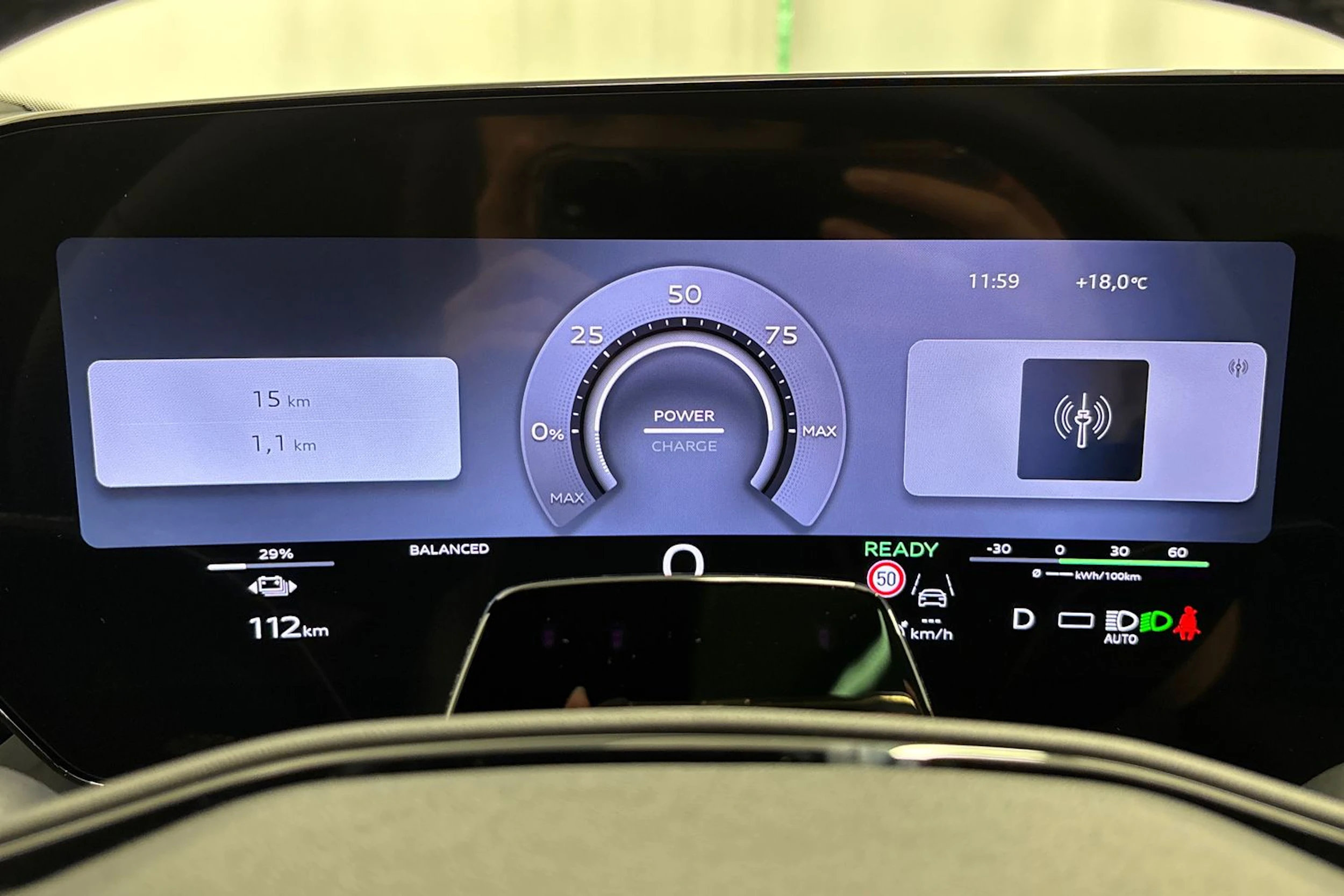 met. valkoinen Audi SQ6 e-tron 2026 kuva 18.