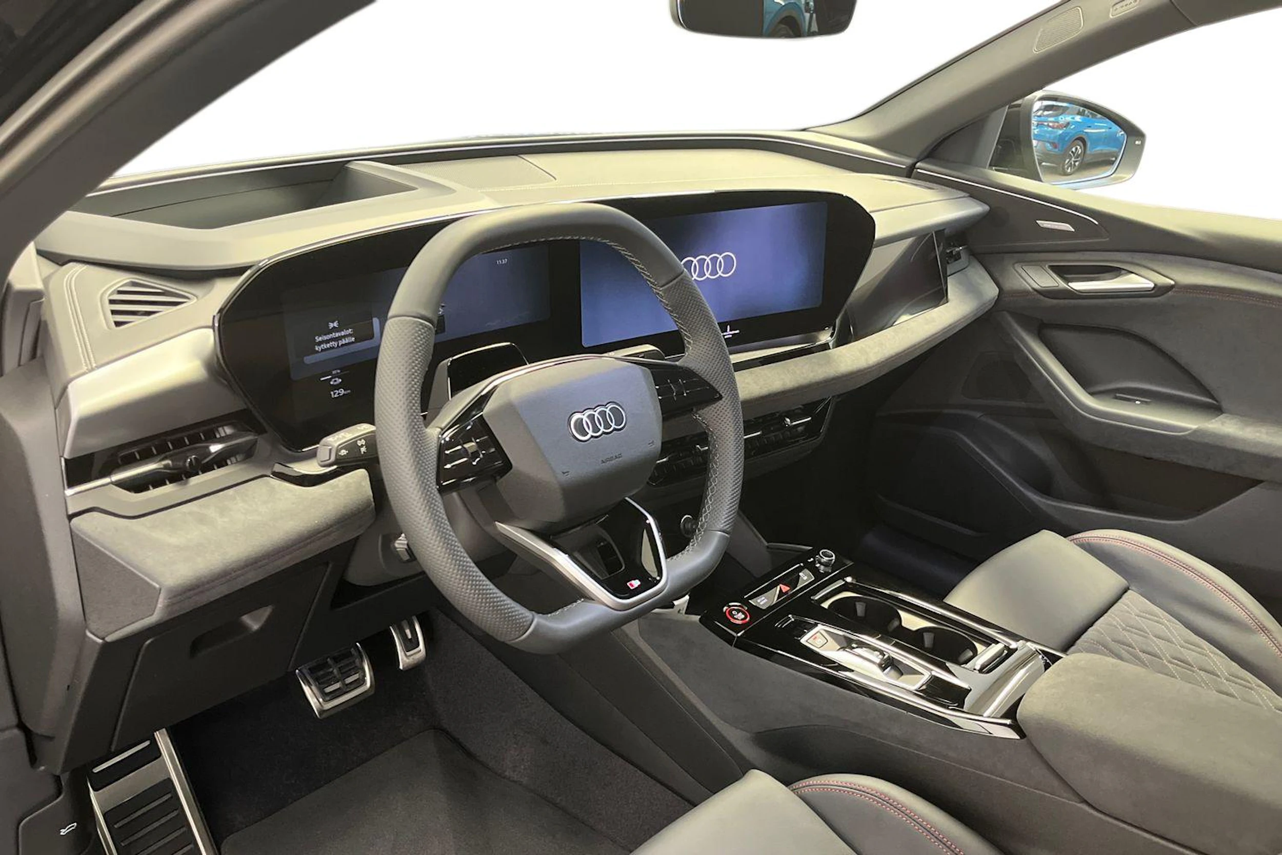 met. musta Audi SQ6 e-tron 2026 kuva 6.