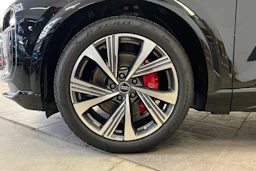 met. musta Audi SQ6 e-tron 2026 kuva 10.