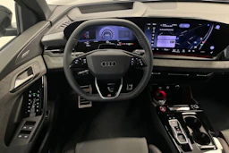 met. musta Audi SQ6 e-tron 2026 kuva 15.