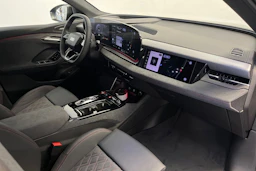 met. musta Audi SQ6 e-tron 2026 kuva 16.