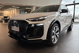 valkoinen Audi SQ6 e-tron 2026 kuva 14.