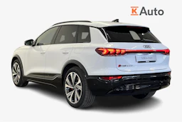 jäätikön valkoinen Audi SQ6 e-tron 2026 kuva 2.