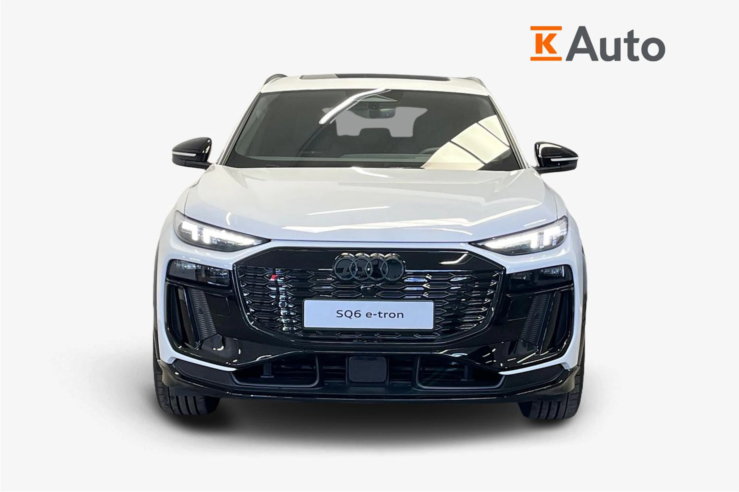 jäätikön valkoinen Audi SQ6 e-tron 2026 kuva 4.