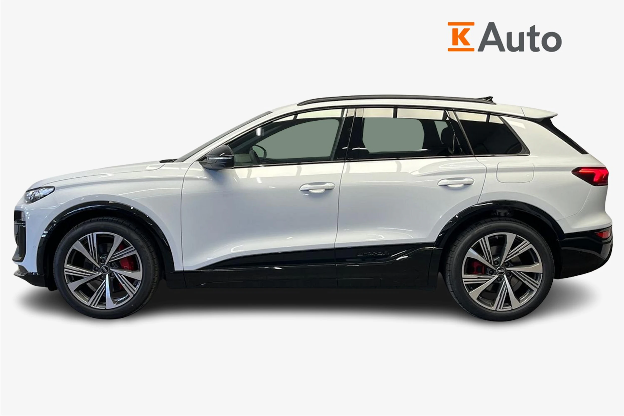 jäätikön valkoinen Audi SQ6 e-tron 2026 kuva 5.