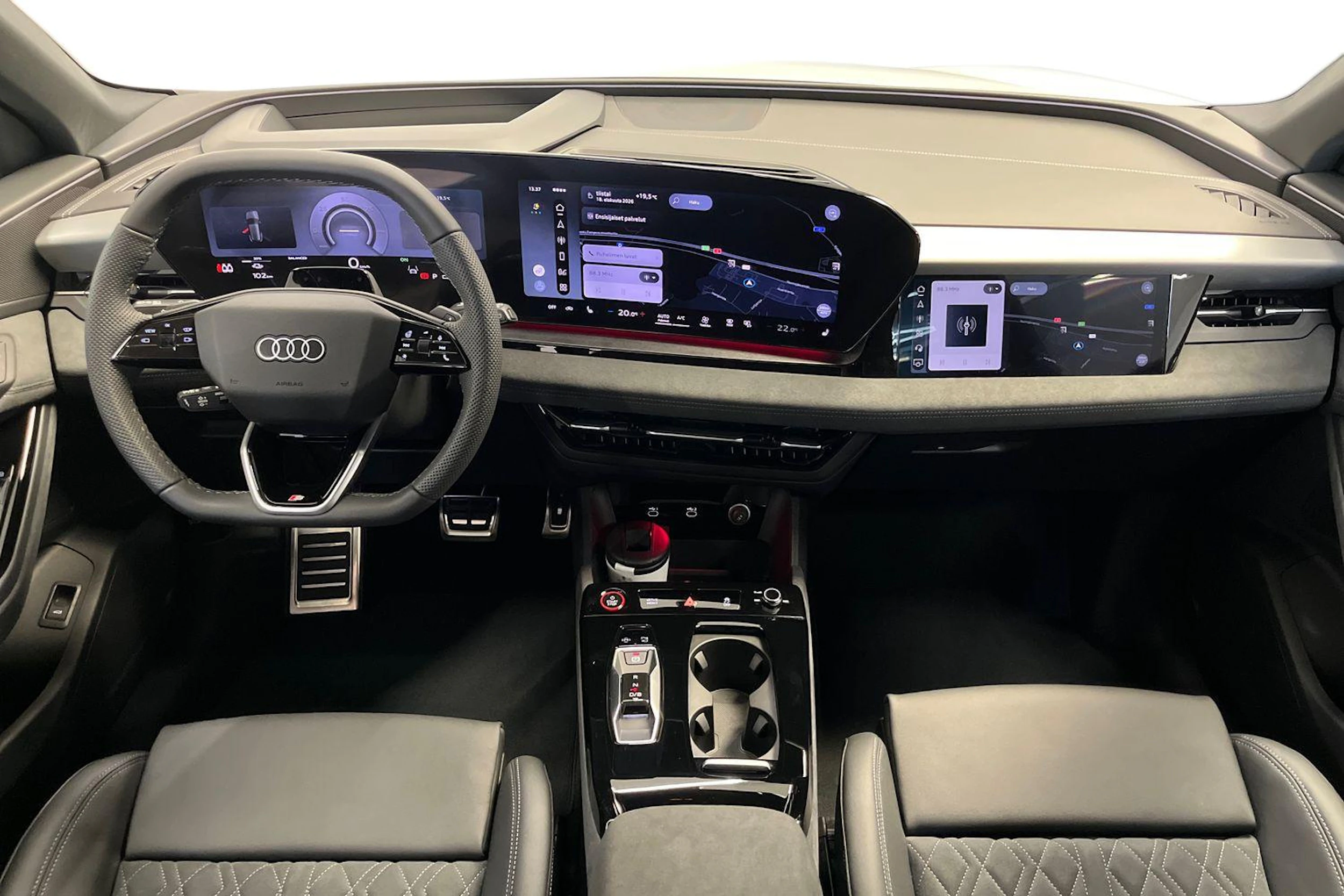 jäätikön valkoinen Audi SQ6 e-tron 2026 kuva 7.