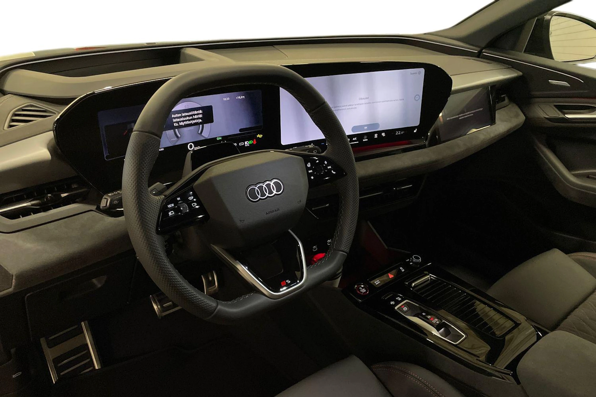 harmaa Audi SQ6 e-tron 2026 kuva 6.