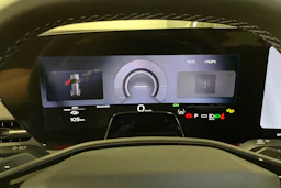 harmaa Audi SQ6 e-tron 2026 kuva 11.