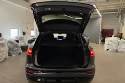 harmaa Audi SQ6 e-tron 2026 kuva 14.