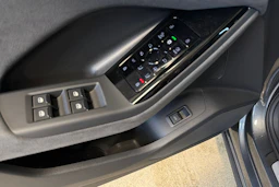 harmaa Audi SQ6 e-tron 2026 kuva 11.