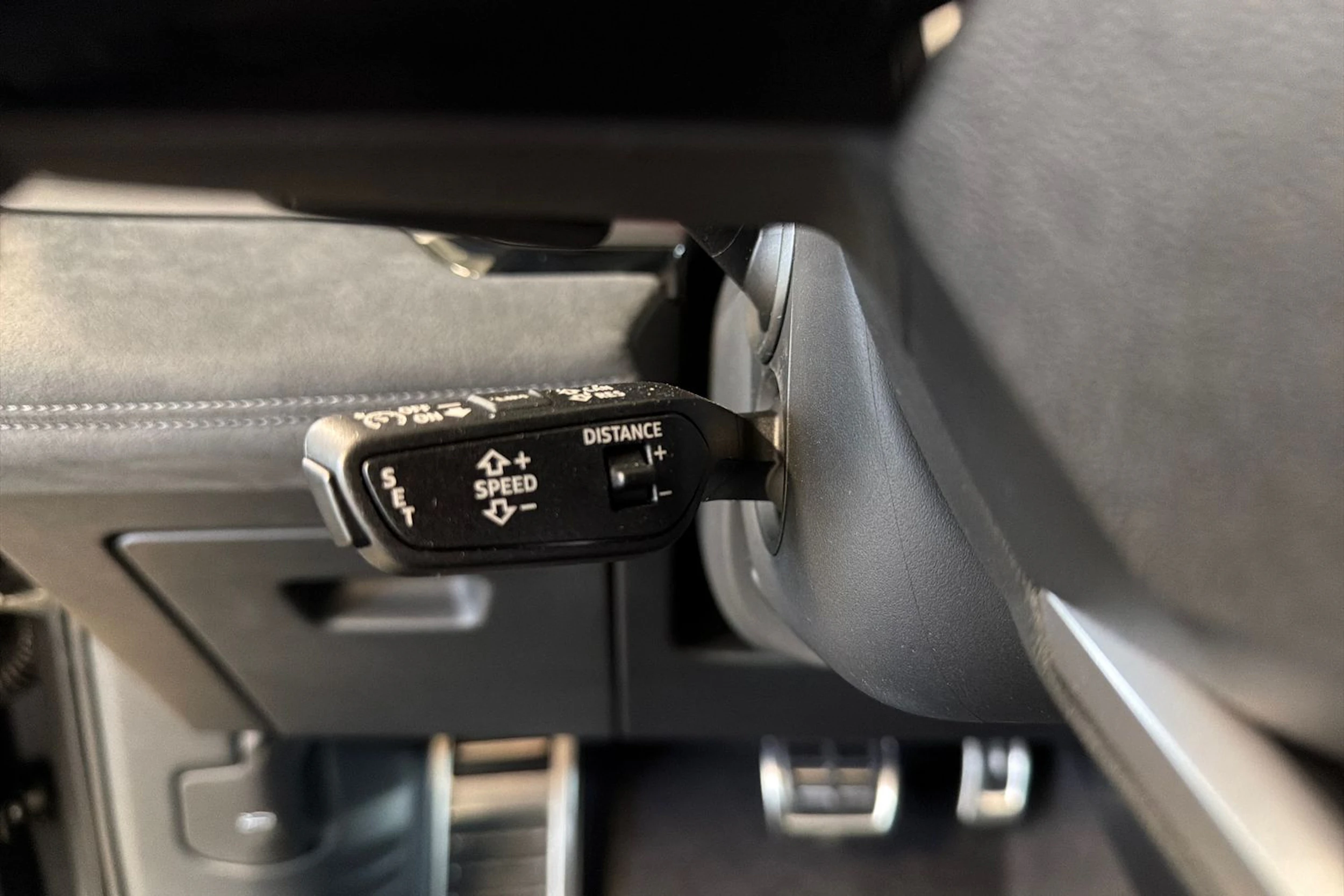 harmaa Audi SQ6 e-tron 2026 kuva 12.