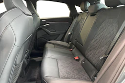 met. harmaa Audi SQ6 e-tron 2026 kuva 8.