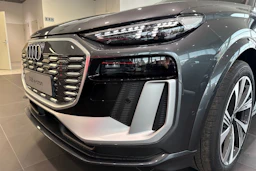 met. harmaa Audi SQ6 e-tron 2026 kuva 10.