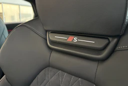 met. harmaa Audi SQ6 e-tron 2026 kuva 17.