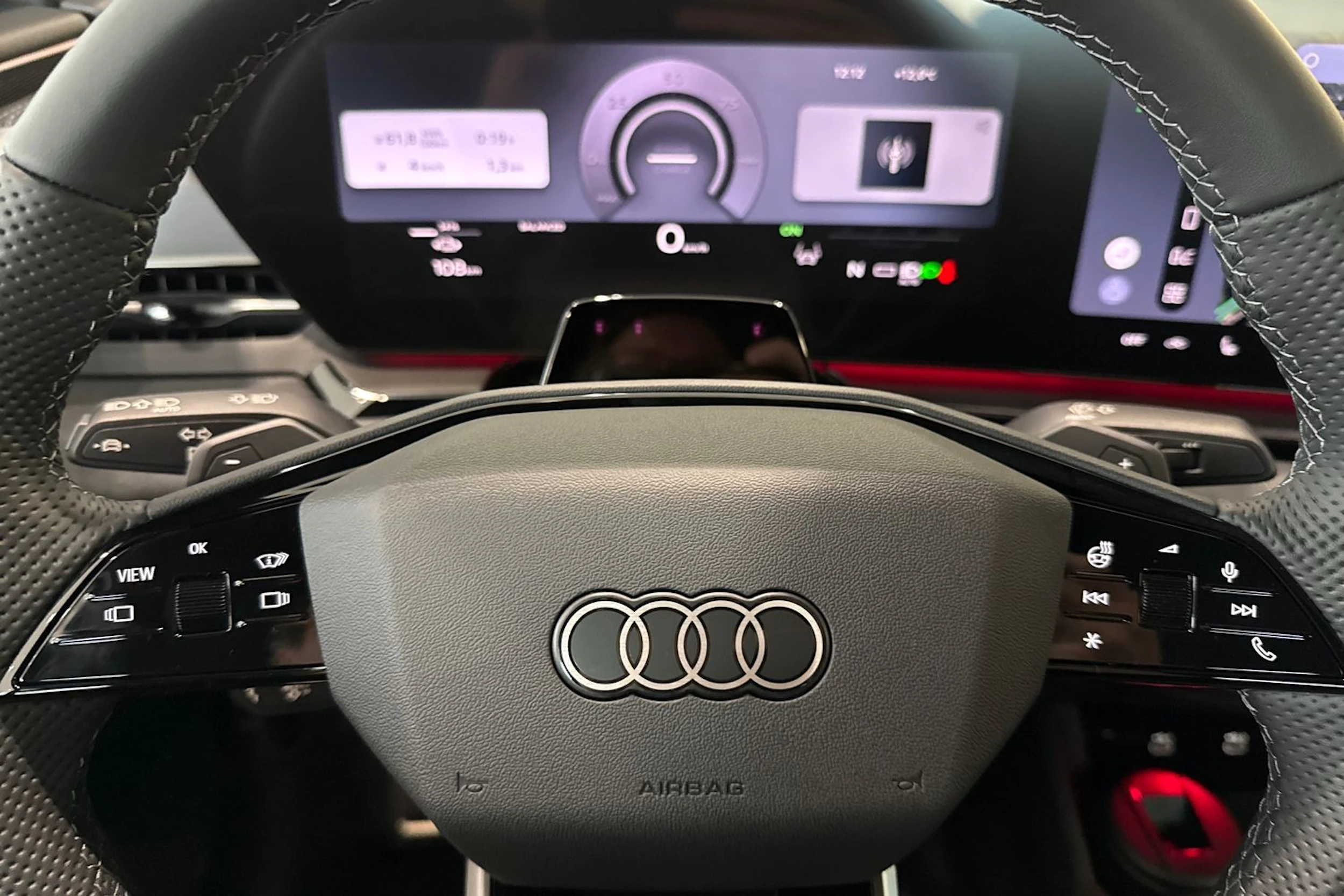 met. harmaa Audi SQ6 e-tron 2026 kuva 21.