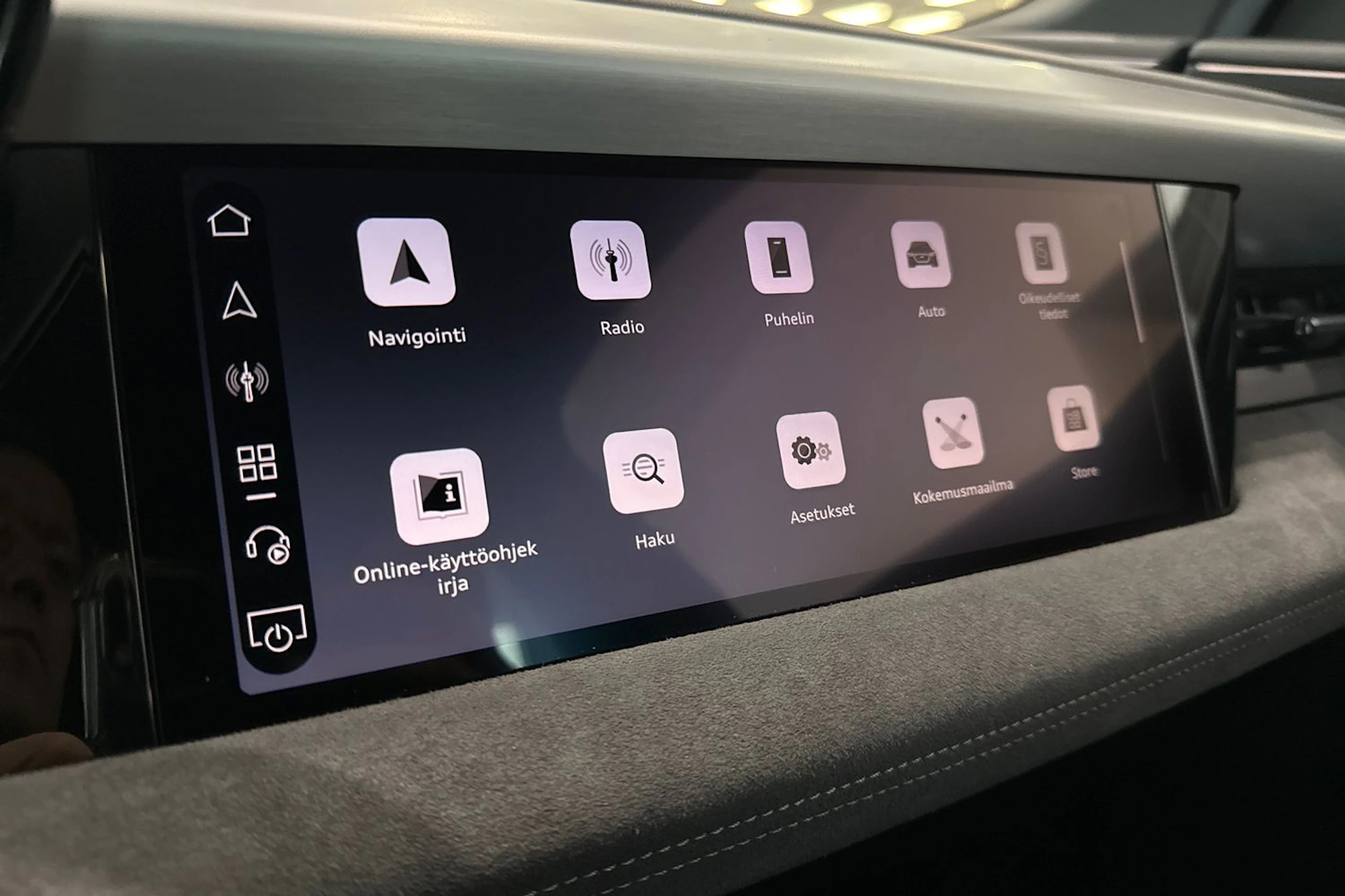 met. harmaa Audi SQ6 e-tron 2026 kuva 23.