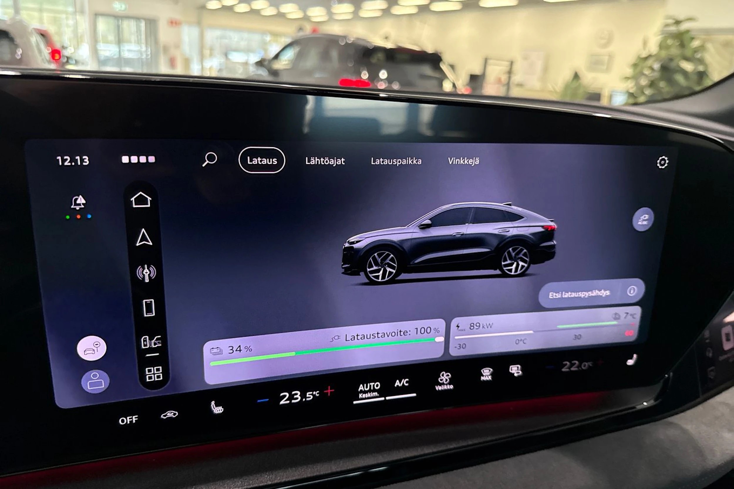 met. harmaa Audi SQ6 e-tron 2026 kuva 24.