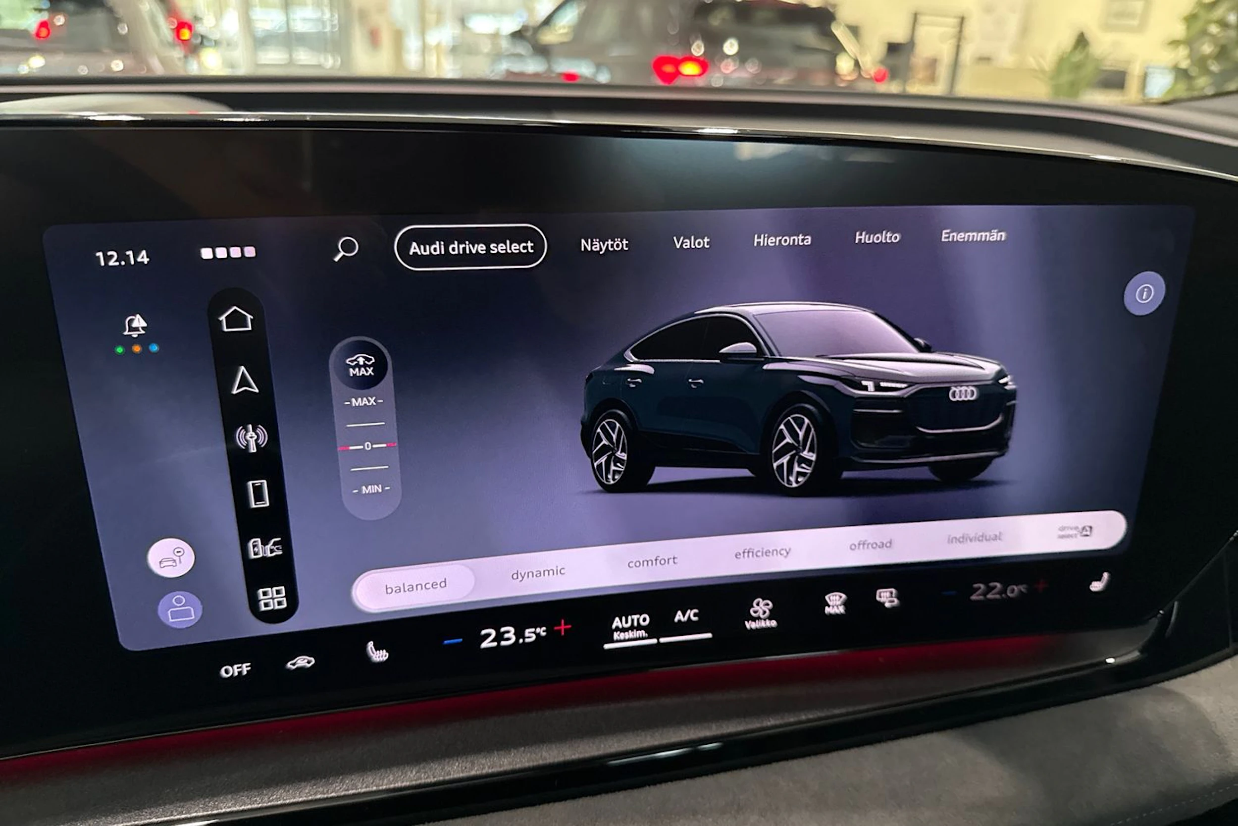 met. harmaa Audi SQ6 e-tron 2026 kuva 30.