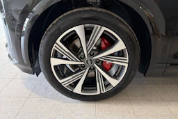 musta Audi SQ6 e-tron 2026 kuva 10.