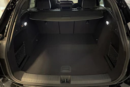 musta Audi SQ6 e-tron 2026 kuva 11.