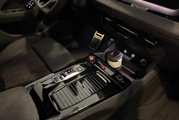musta Audi SQ6 e-tron 2026 kuva 15.