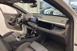 valkoinen Audi SQ6 e-tron 2026 kuva 27.