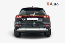 mythos musta Audi SQ6 e-tron 2026 kuva 3.