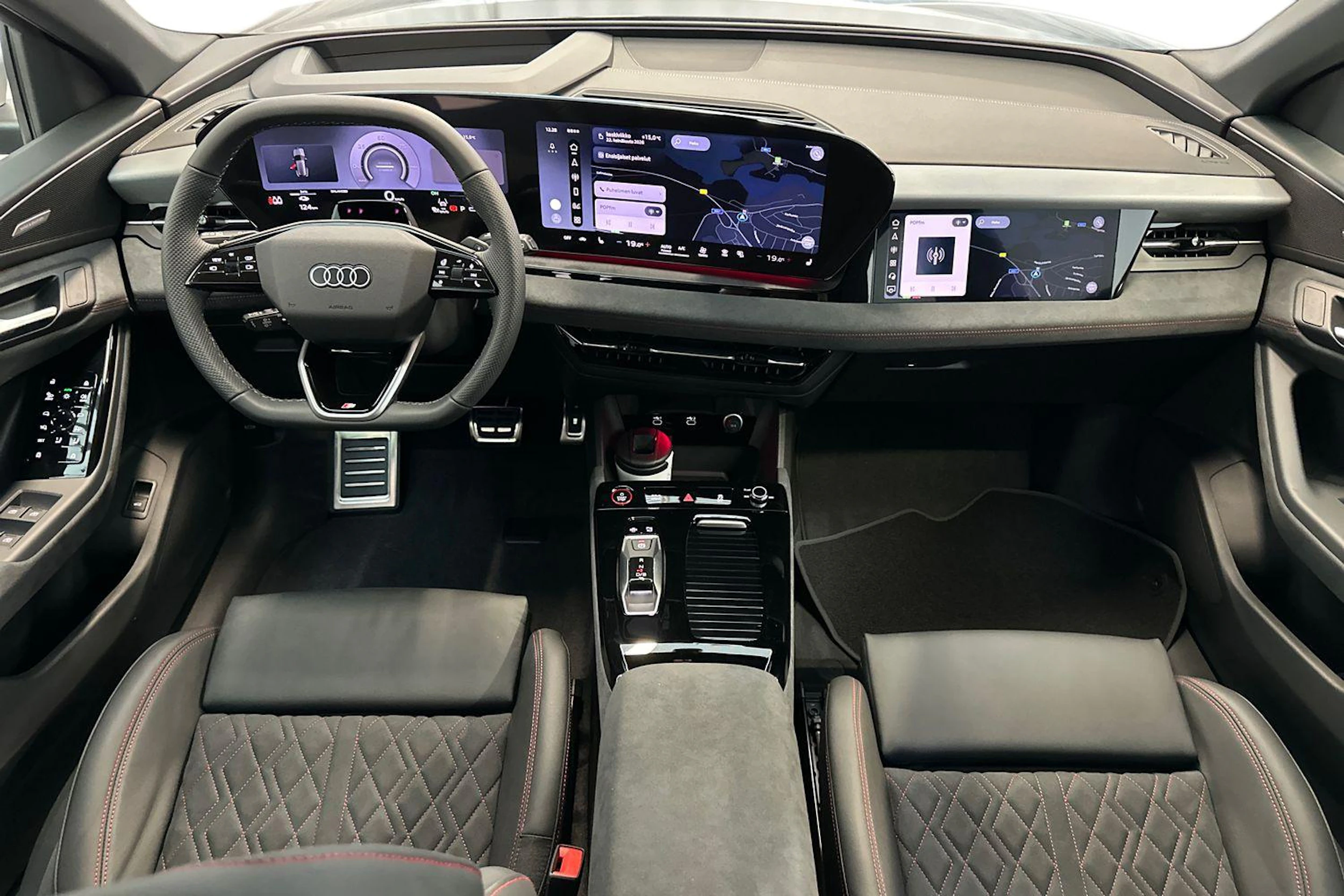 mythos musta Audi SQ6 e-tron 2026 kuva 7.