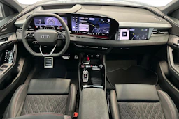 mythos musta Audi SQ6 e-tron 2026 kuva 7.