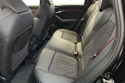 mythos musta Audi SQ6 e-tron 2026 kuva 8.