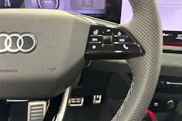mythos musta Audi SQ6 e-tron 2026 kuva 14.