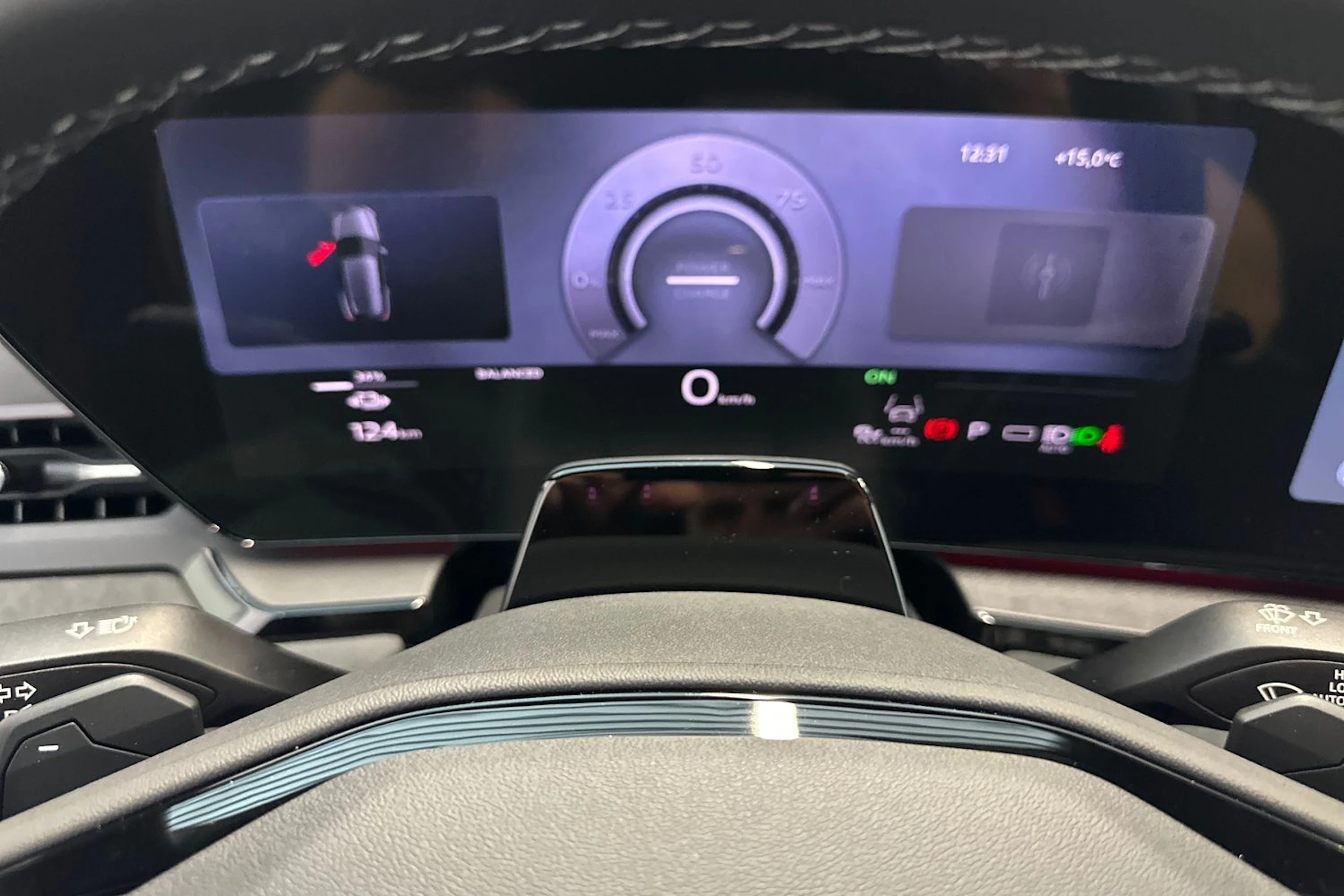 mythos musta Audi SQ6 e-tron 2026 kuva 17.