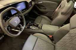 musta Audi SQ6 e-tron 2026 kuva 6.