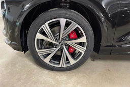 musta Audi SQ6 e-tron 2026 kuva 10.