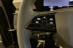 musta Audi SQ6 e-tron 2026 kuva 12.