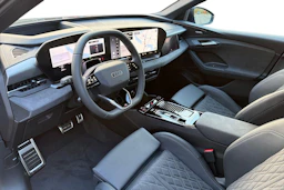 harmaa Audi SQ6 e-tron 2026 kuva 6.