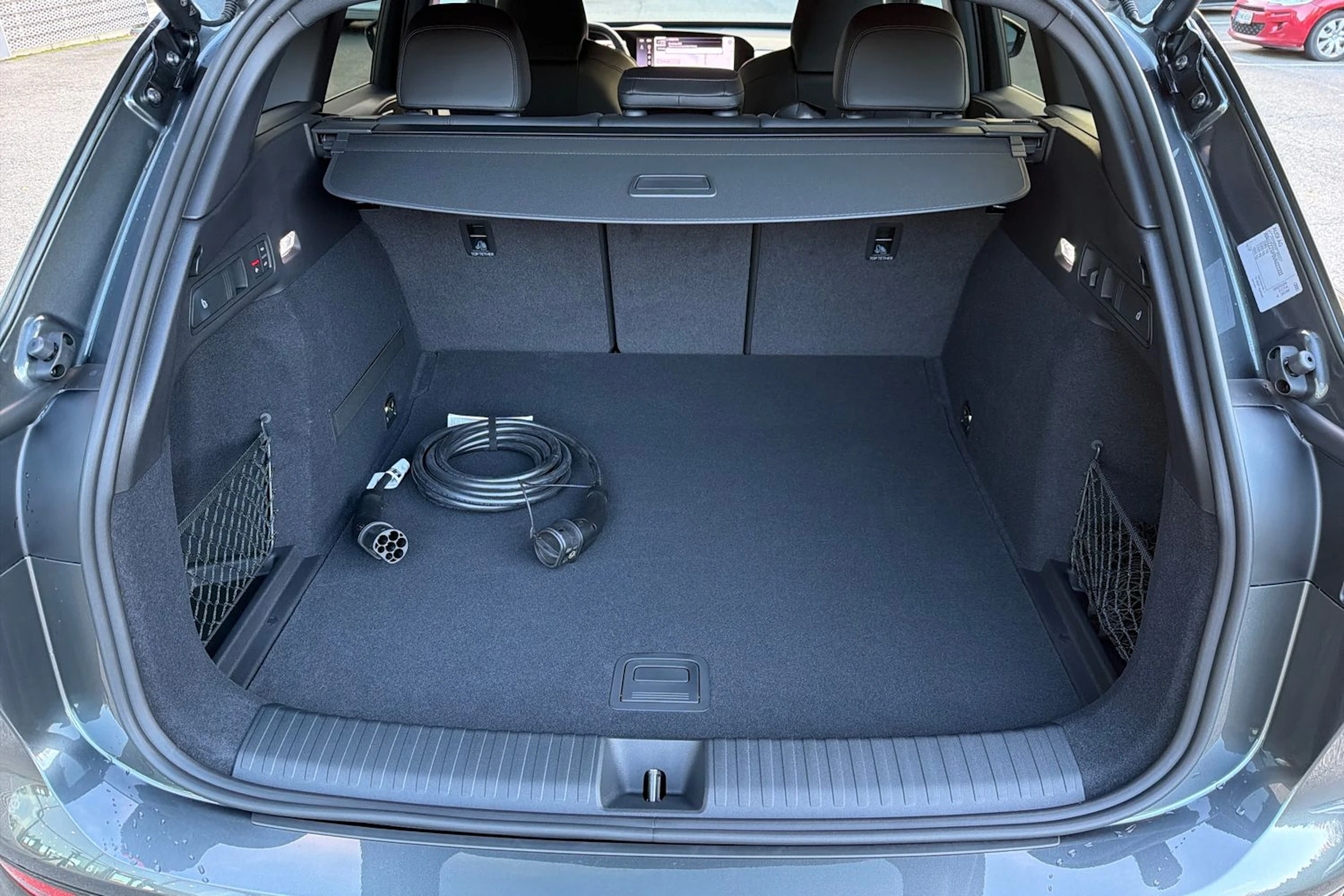 harmaa Audi SQ6 e-tron 2026 kuva 12.
