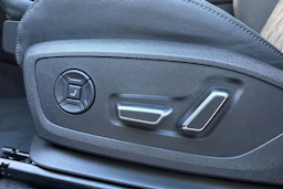 harmaa Audi SQ6 e-tron 2026 kuva 15.
