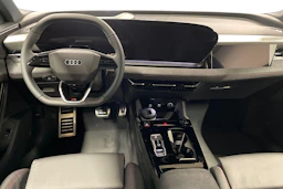 harmaa Audi SQ6 e-tron 2026 kuva 7.