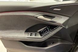 harmaa Audi SQ6 e-tron 2026 kuva 15.