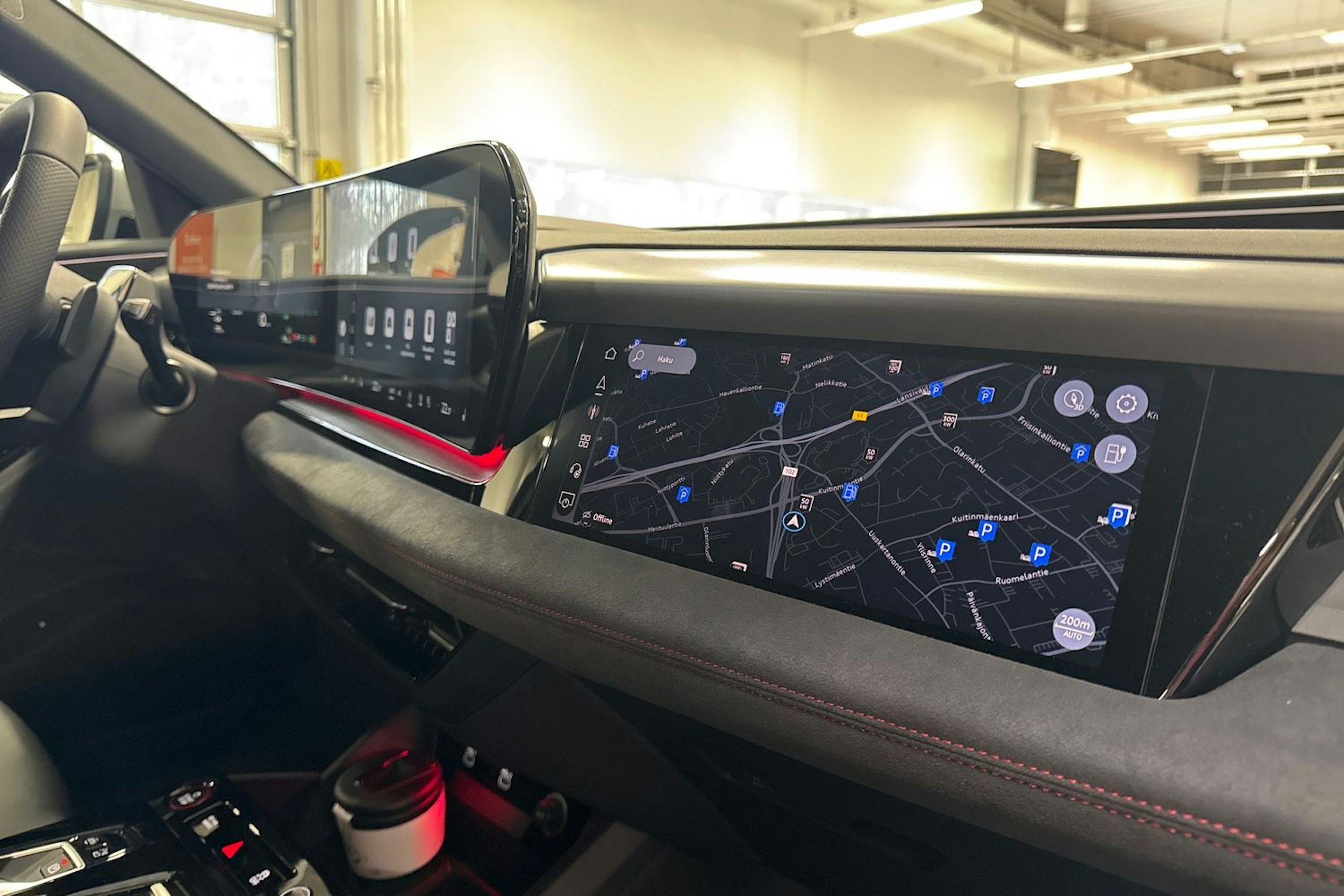 met. musta Audi SQ6 e-tron 2026 kuva 14.