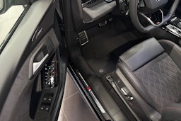 met. musta Audi SQ6 e-tron 2026 kuva 15.