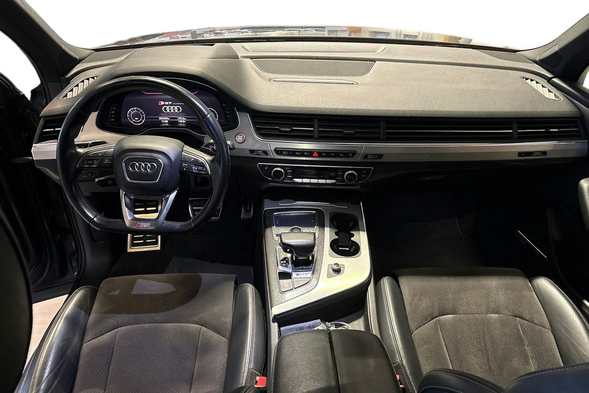 Harmaa Audi SQ7 2017 kuva 9.