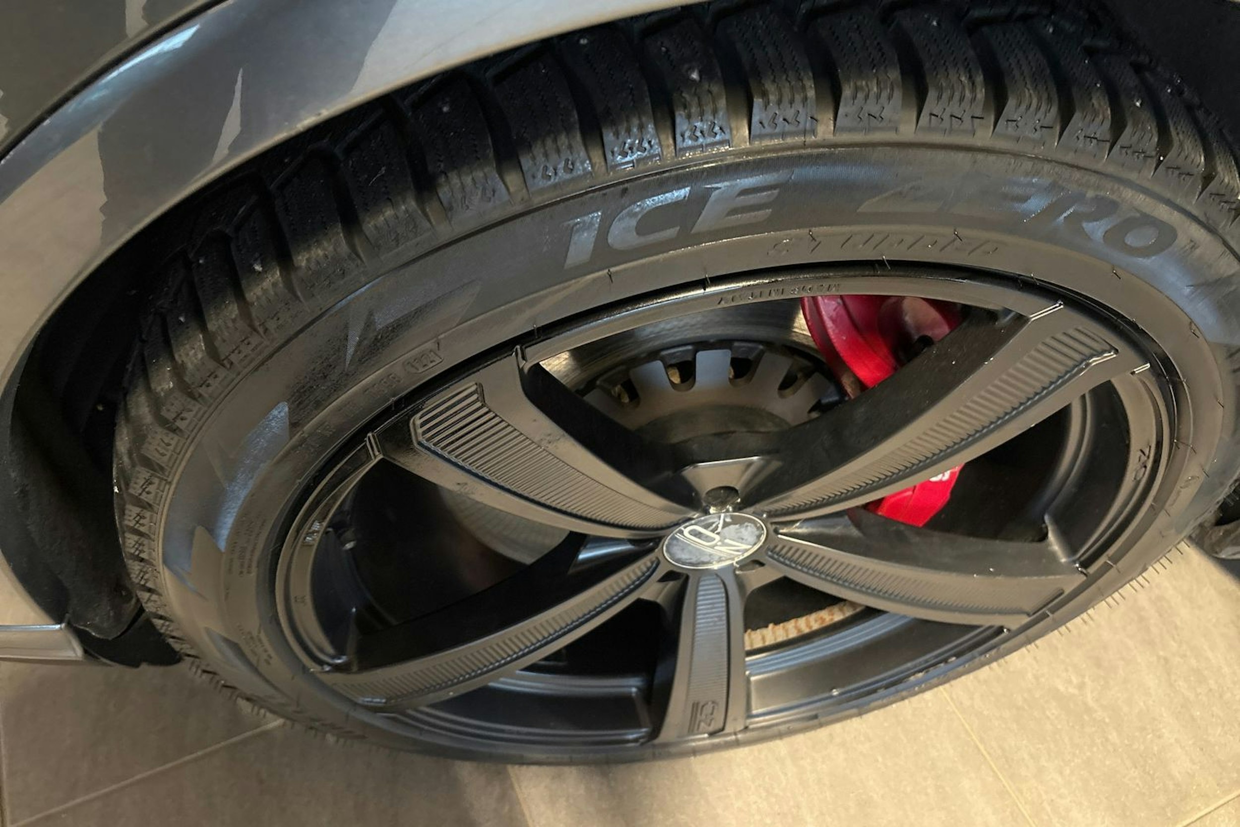 Harmaa Audi SQ7 2017 kuva 13.