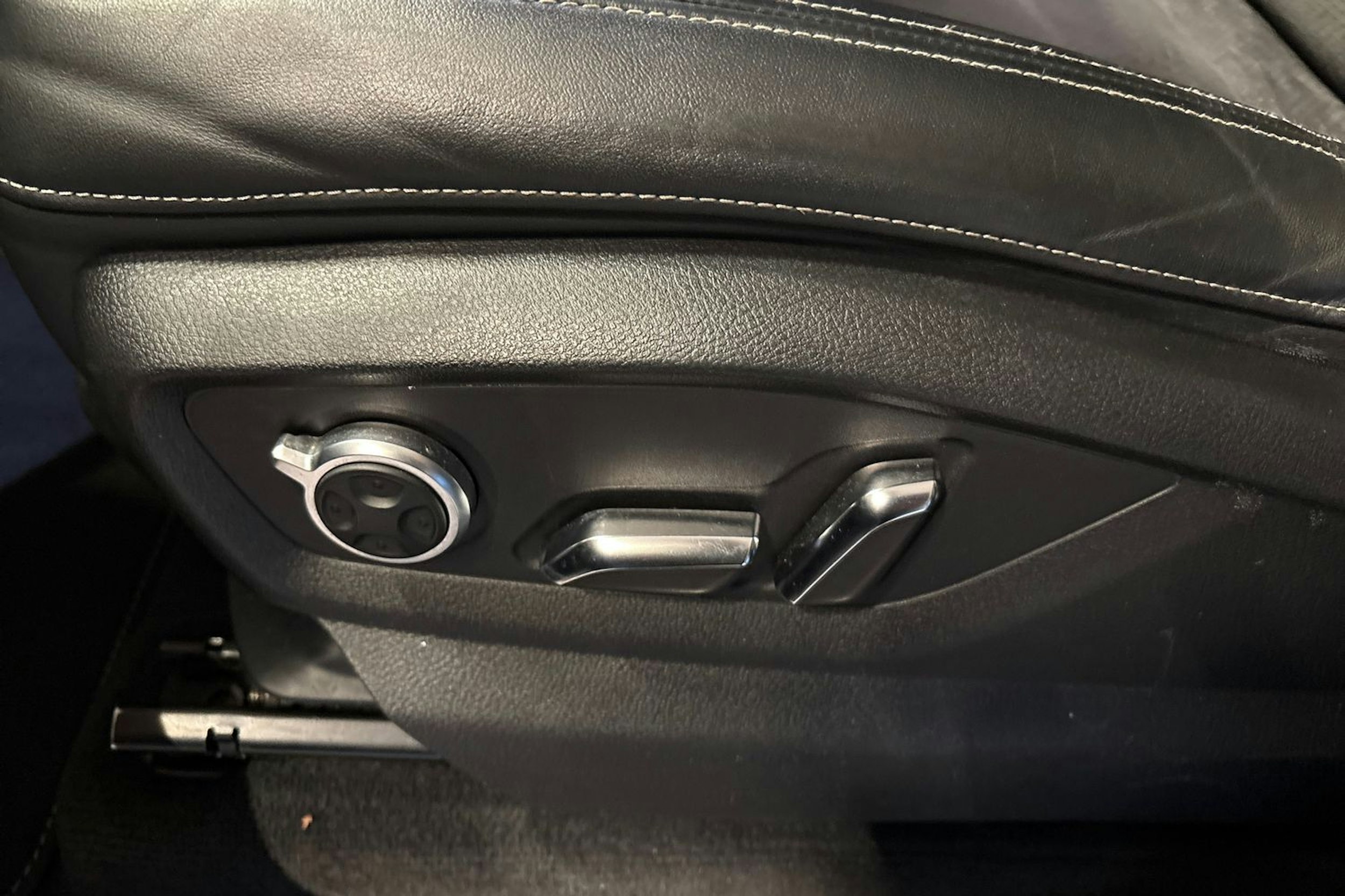 Harmaa Audi SQ7 2017 kuva 14.