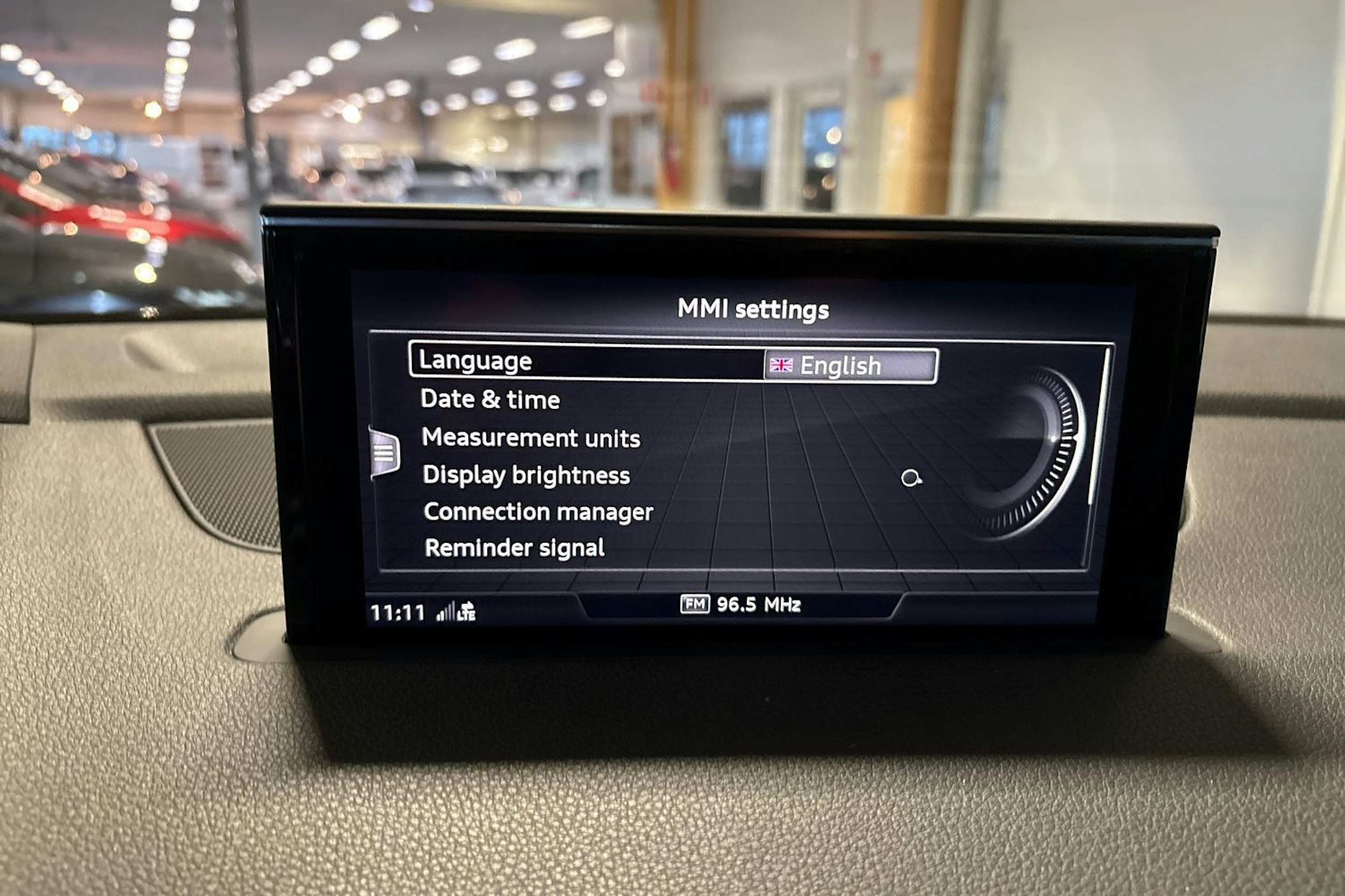 Harmaa Audi SQ7 2017 kuva 19.