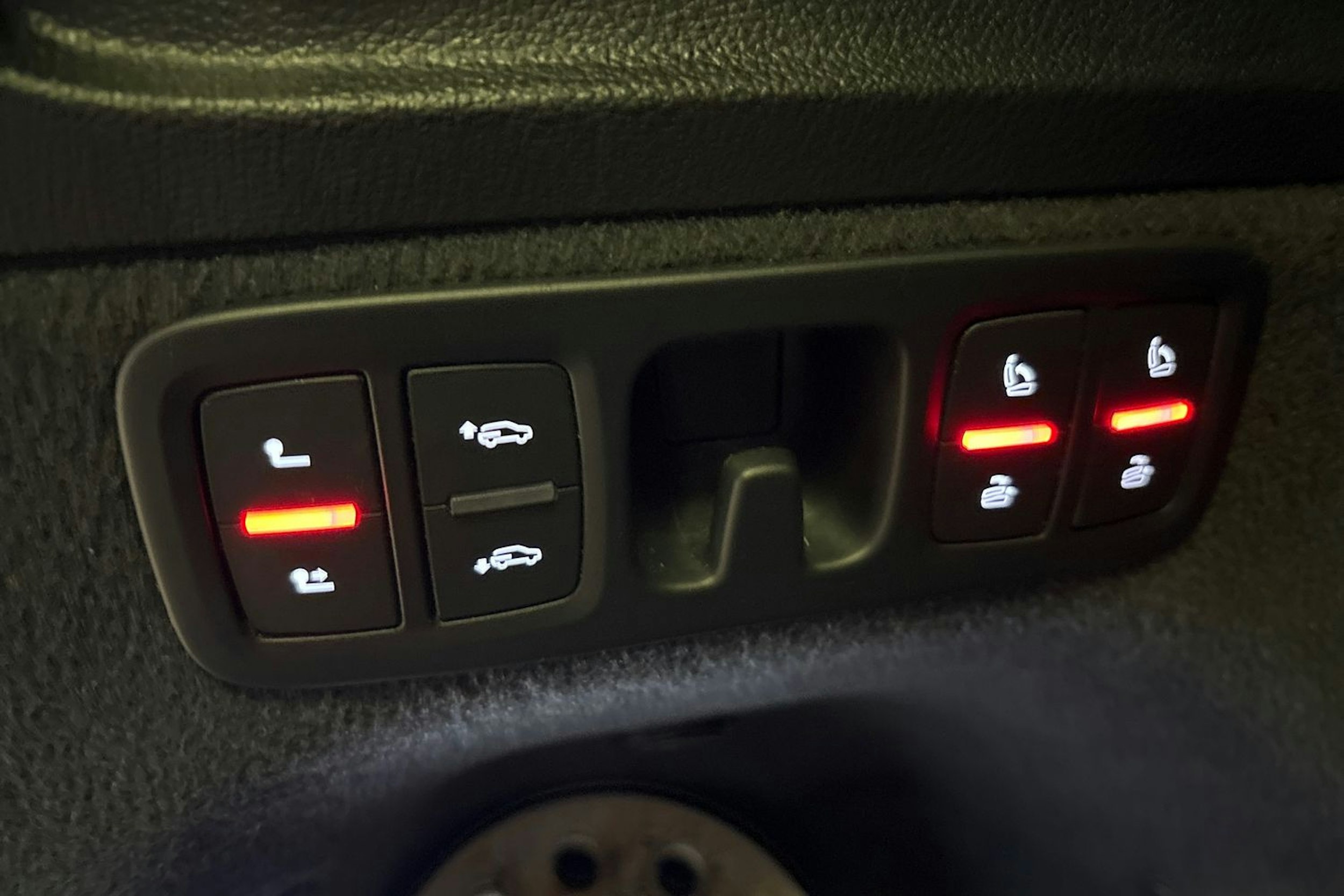 Harmaa Audi SQ7 2017 kuva 23.