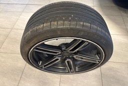 Harmaa Audi SQ7 2017 kuva 28.