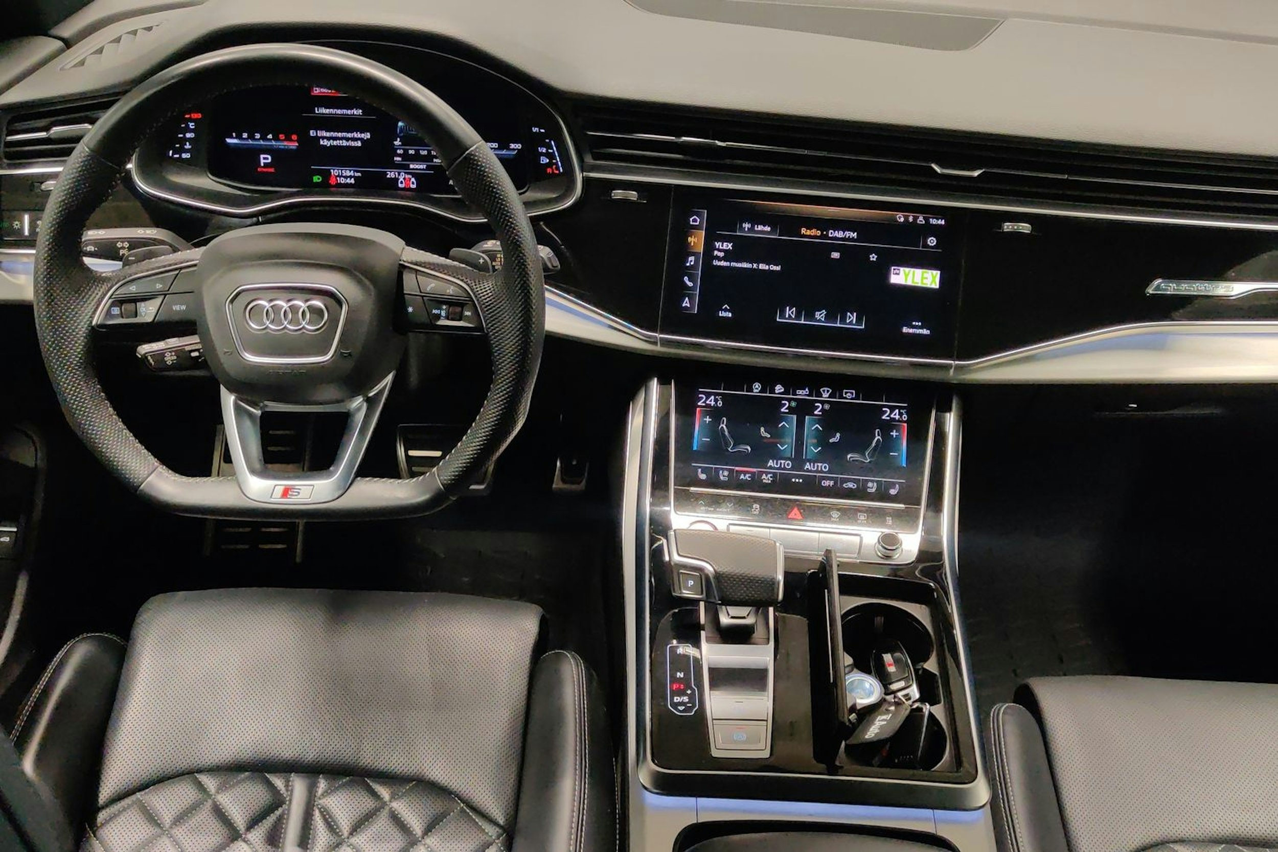 Harmaa Audi SQ8 2020 kuva 7.