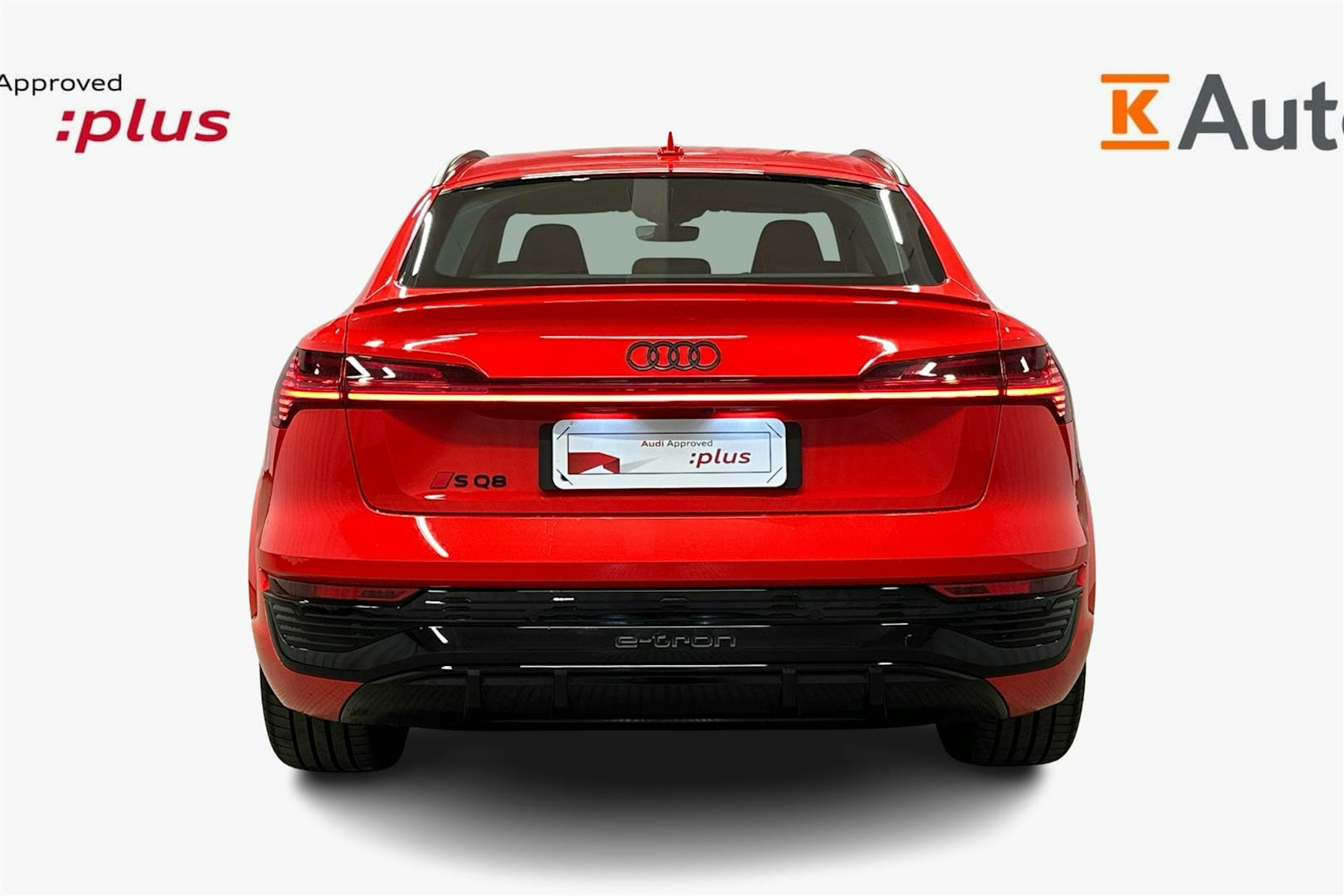 punainen Audi SQ8 e-tron 2023 kuva 3.